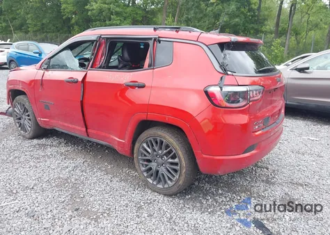 2022 Jeep Compass Limited из США, поврежденный, VIN 3C4NJDCB7NT136109